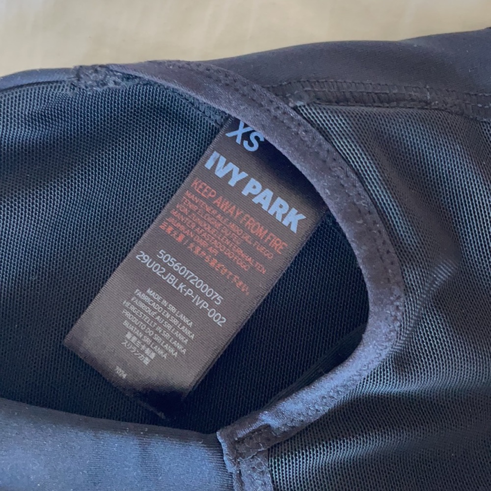 Ivy Park black sports bra - Picture 3 of 8